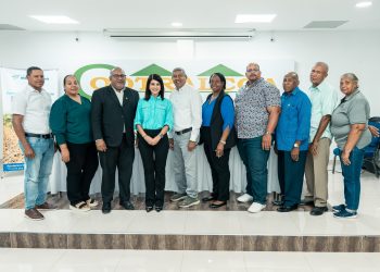 Fundación Reservas del País capacita a más de 100 microempresarios en Pedernales