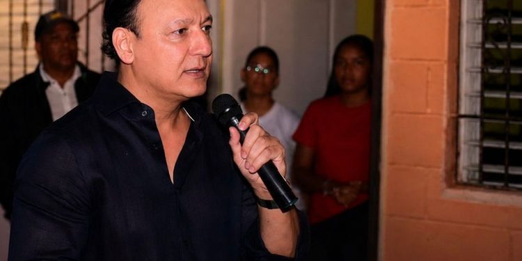 Abel Martínez propone evaluación nacional de edificaciones para prevenir futuras tragedias
