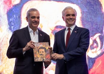 Abinader honra el legado democrático de Hatuey De Camps en acto conmemorativo