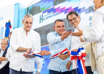 Abinader impulsa salud, educación y movilidad con importantes avances en Santiago