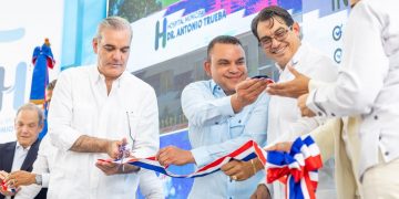 Abinader impulsa salud, educación y movilidad con importantes avances en Santiago