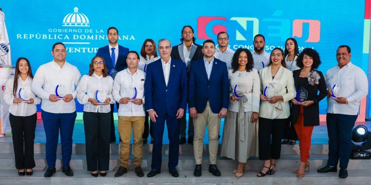 Abinader invita a la juventud a liderar una cultura de ética y transparencia en el país