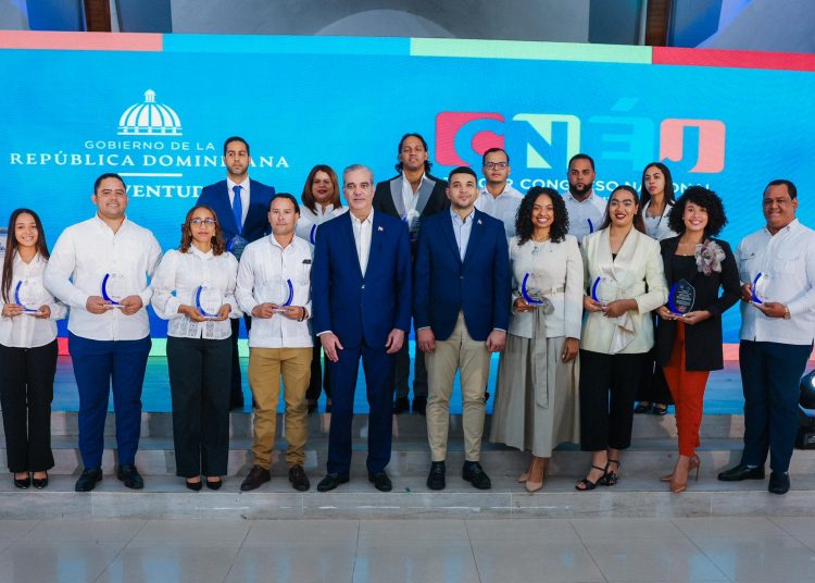 Abinader invita a la juventud a liderar una cultura de ética y transparencia en el país