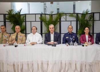 Abinader lidera nueva evaluación del Plan de Seguridad Ciudadana junto a autoridades nacionales
