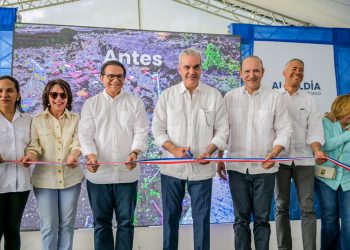 Presidente Abinader y Alcaldía de Santiago entregan renovado Parque Los Jazmines en Pekín
