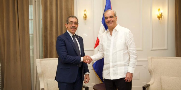 Abinader y rector electo de la UASD abordan agenda para fortalecer la educación superior