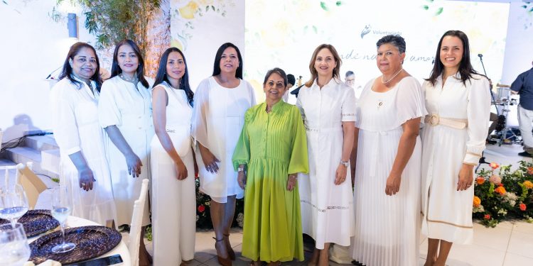 Voluntariado Banreservas homenajea a las madres con emotiva celebración en Santo Domingo y Santiago