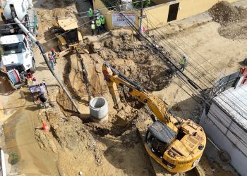 Coraasan acelera reparación de colector sanitario afectado por hundimiento en urbanización Henríquez