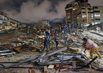 Dominicanos en NYC, con familiares en Venezuela, alarmados por terremotos que estremecieron ese país