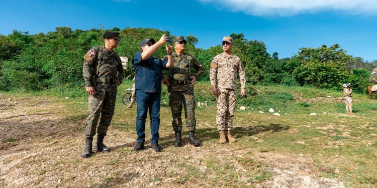 Gobierno refuerza seguridad y desarrollo fronterizo con recorrido estratégico en la zona sur