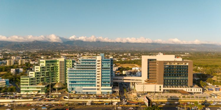 HOMS alcanza acreditación internacional Platino y marca un hito en la salud dominicana
