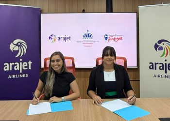 Arajet y Ministerio de Trabajo crean oportunidades para jóvenes en la industria aeronáutica