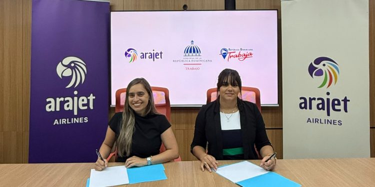 Arajet y Ministerio de Trabajo crean oportunidades para jóvenes en la industria aeronáutica