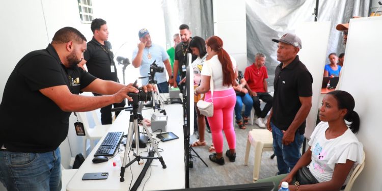 JCE lleva jornada especial de cedulación a Bohechío y beneficia a más de 1,200 ciudadanos
