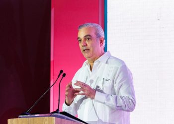 Abinader convierte en ley paquete de medidas para fortalecer la economía ante desafíos globales