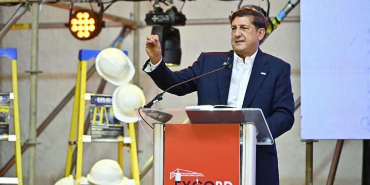Manuel Estrella advierte sobre desafíos de infraestructura durante apertura de EXPO CONSTRUCCIÓN RD 2026