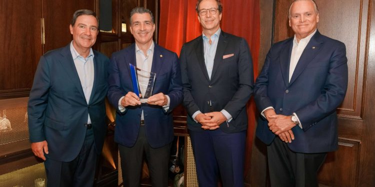 Banco Popular y Bank of America celebran cinco décadas de alianza financiera