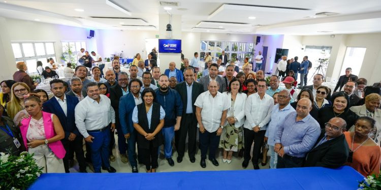 Medios digitales conocen claves de la transformación educativa que impulsa el país