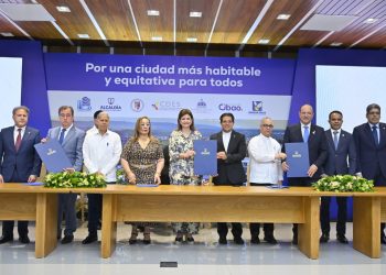 Raquel Peña respalda pacto que impulsa la transformación urbana de Santiago hacia 2035
