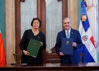 República Dominicana y Surinam fortalecen relaciones con acuerdos en turismo, agricultura e inversión