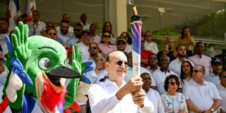 Santiago recibe la Antorcha de los Juegos Centroamericanos y del Caribe 2026