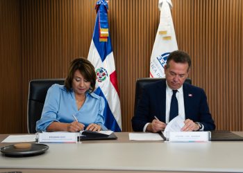 MIVHED, FONVIVIENDA y sector financiero firman acuerdo para facilitar acceso a viviendas a familias sin historial crediticio