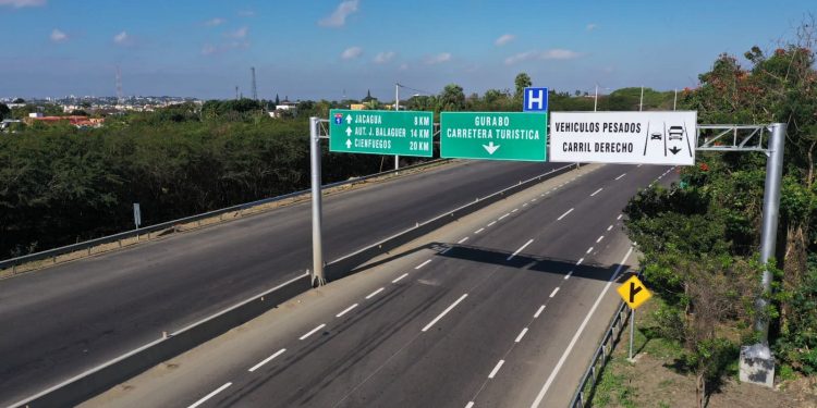 Félix García impulsó reconocimiento a Luis Crouch Bogaert con nombre de la Circunvalación Norte