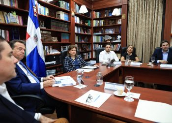 Gobierno y sector acerero fortalecen cooperación para impulsar infraestructura moderna y sostenible