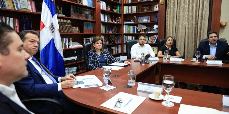 Gobierno y sector acerero fortalecen cooperación para impulsar infraestructura moderna y sostenible