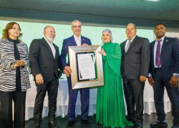 AMAPROSAN y comerciantes reconocen a Abinader por impulsar la transformación del Hospedaje Yaque