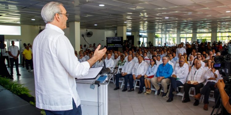 Abinader atribuye al campo dominicano histórico avance en seguridad alimentaria