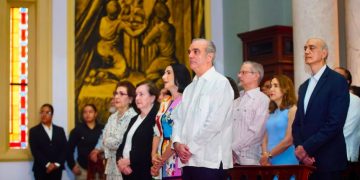 Abinader celebra sus 59 años con misa de acción de gracias en el Palacio Nacional