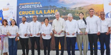Abinader entrega primer tramo de carretera que impulsa el desarrollo rural en Santiago Rodríguez