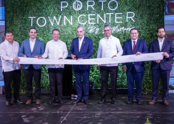 Abinader inaugura Porto Town Center y destaca crecimiento de la inversión privada