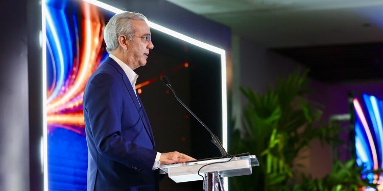 Abinader resalta que la estabilidad y la seguridad jurídica impulsan a República Dominicana como destino de inversión