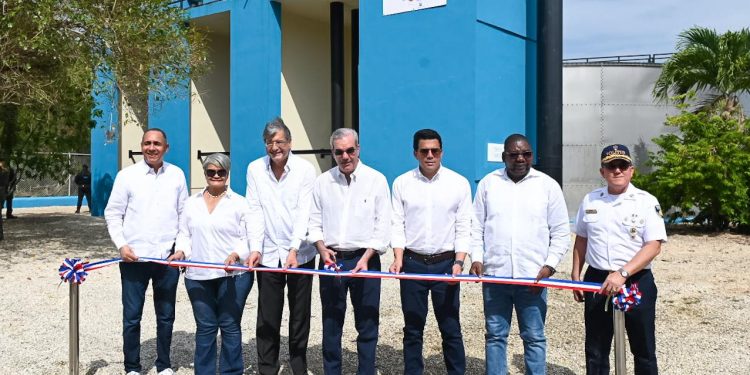 Abinader y Collado reactivan planta de tratamiento de Juan Dolio tras dos décadas fuera de servicio
