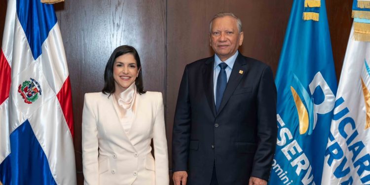 Angelina Biviana Riveiro asume la vicepresidencia ejecutiva de Fiduciaria Reservas
