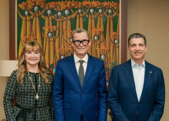 Ministro de Trabajo conoce estrategia de innovación y capacitación tecnológica del Banco Popular