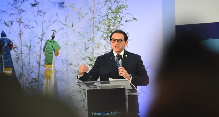 Santiago une esfuerzos para combatir el comercio ilegal de medicamentos