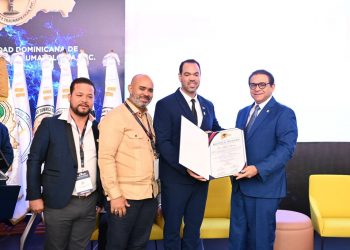 Daniel Rivera recibe reconocimiento por promover políticas para fortalecer la atención del trauma en el país