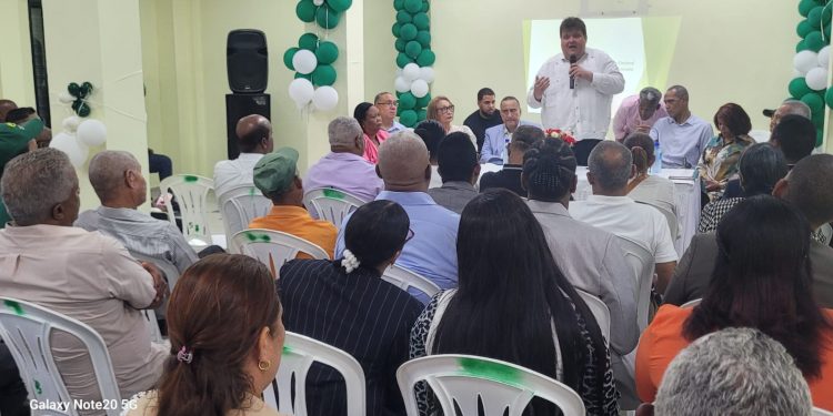Fuerza del Pueblo fortalece formación electoral con conferencia en San Pedro de Macorís