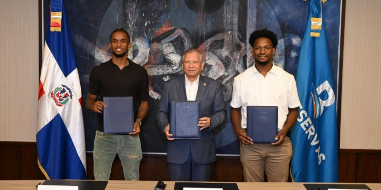 Banreservas suma a Jean Montero y Andrés Feliz como embajadores de su marca