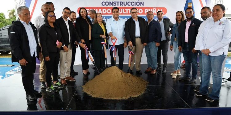Kelvin Cruz deja iniciados los trabajos del nuevo multiuso de Puñal