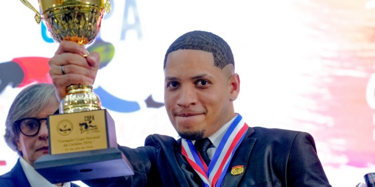Noé Encarnación se corona campeón nacional y llevará la coctelería dominicana hasta Croacia