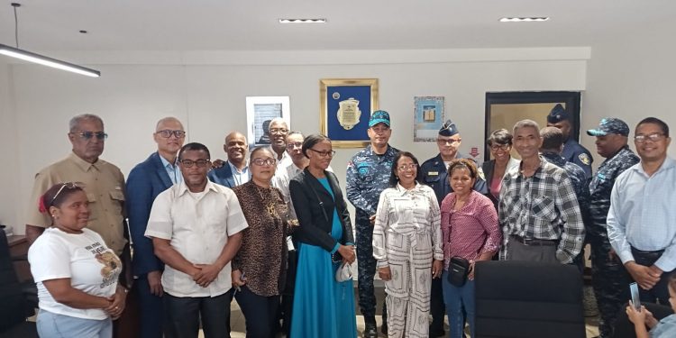 Pastores de Santo Domingo Este y Policía Nacional fortalecen alianza por la seguridad ciudadana