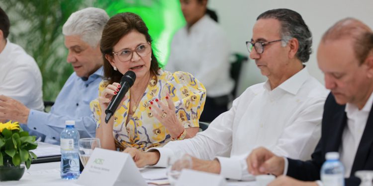 Raquel Peña confirma para agosto el inicio de la Autovía del Ámbar