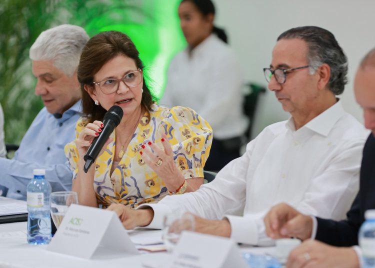 Raquel Peña confirma para agosto el inicio de la Autovía del Ámbar