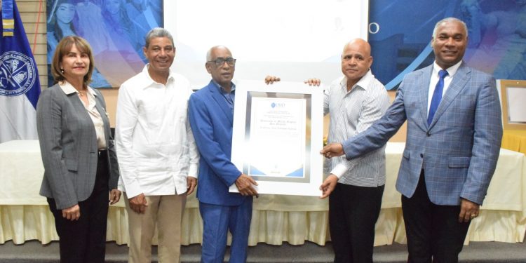 UASD Santiago resalta el legado cultural del Taller Literario Virgilio Díaz Grullón en su 32 aniversario