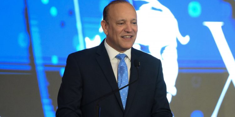 FEDODIM distingue a Ulises Rodríguez por su liderazgo en la gestión municipal