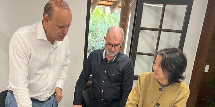 Ulises Rodríguez estudia en Curitiba iniciativas ambientales para fortalecer el desarrollo sostenible de Santiago